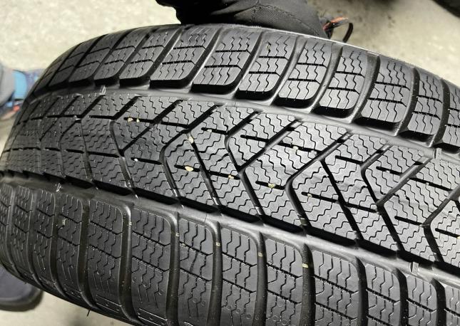 Pirelli Winter Sottozero 3 225/40 R19 93H