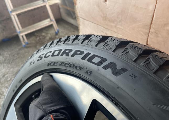 Pirelli Ice Zero 2 285/40 R21 109H