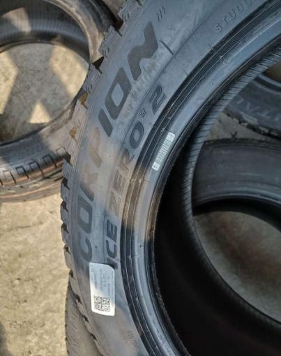 Pirelli Ice Zero SUV 285/45 R20