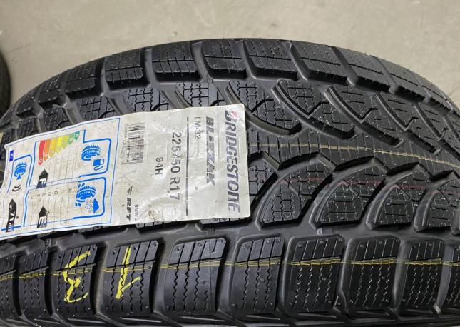 Bridgestone Blizzak LM-32 225/50 R17 94H