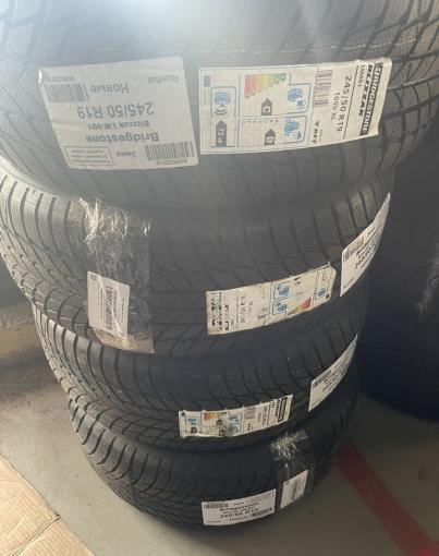 Bridgestone Blizzak LM-001 Evo 245/50 R19 105V