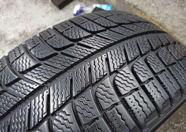 Michelin X-Ice 215/55 R16