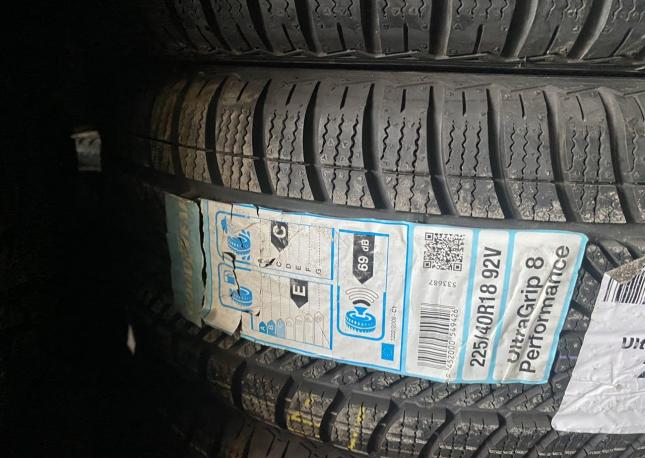 Goodyear UltraGrip 8 Performance 225/40 R18