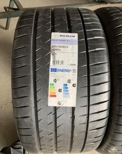 Michelin Pilot Sport 4 S Acoustic 255/35 R21 и 285/30 R21 100Y