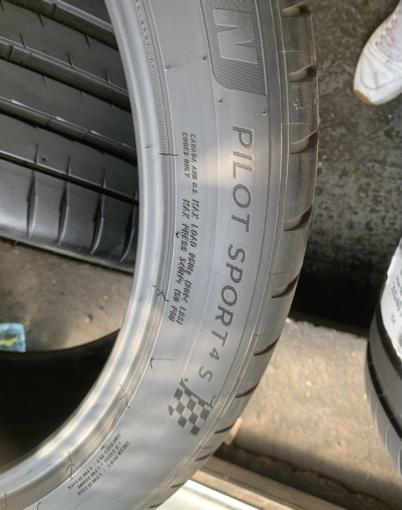 Michelin Pilot Sport 4 S Acoustic 265/40 R22