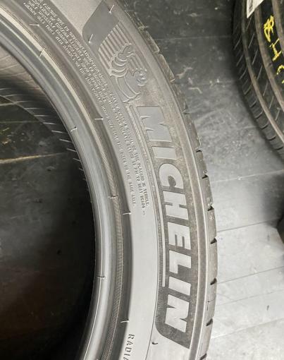 Michelin Pilot Sport 4 275/45 R19