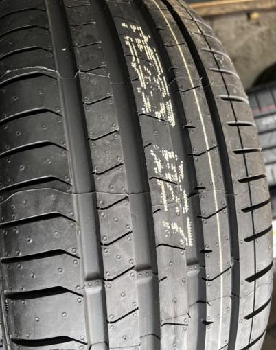 Pirelli P Zero PZ4 225/35 R20