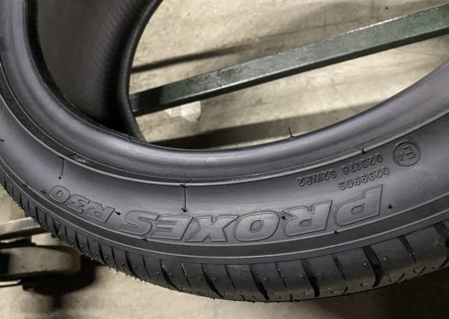 Toyo Proxes R30 215/45 R17