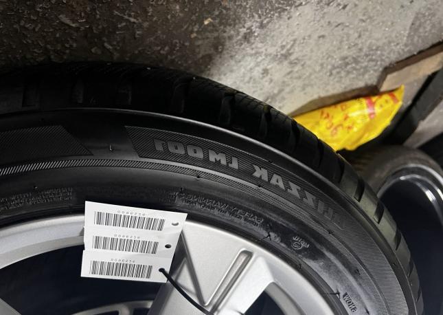 Bridgestone Blizzak LM-001 225/55 R18