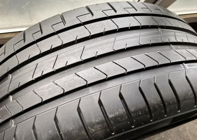 Pirelli P Zero PZ4 265/40 R22 106Y