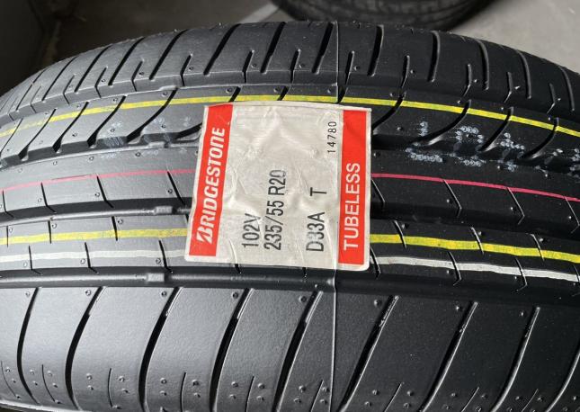 Bridgestone Dueler H/L 33A 235/55 R20 102V