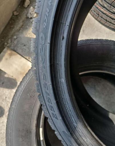 Pirelli Ice Zero 2 255/35 R20