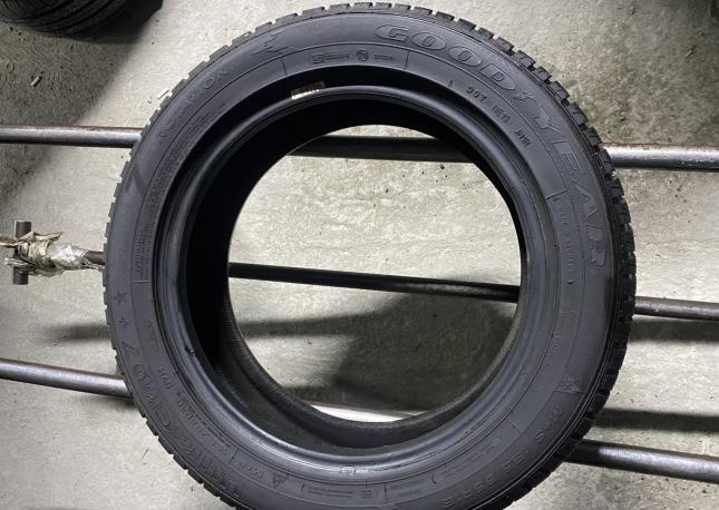 Goodyear UltraGrip 7+ 195/55 R16