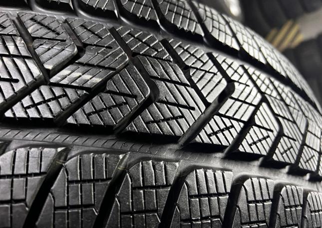 Pirelli Scorpion Winter 255/45 R20