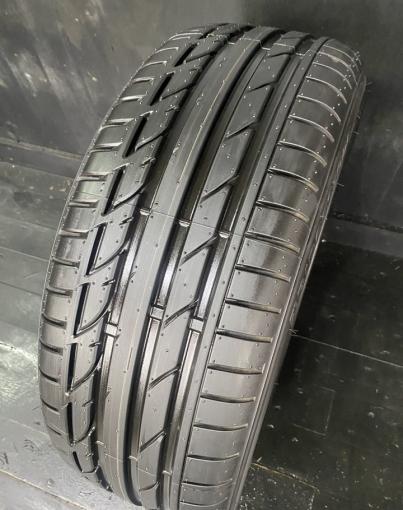 Bridgestone Potenza S001 225/45 R19