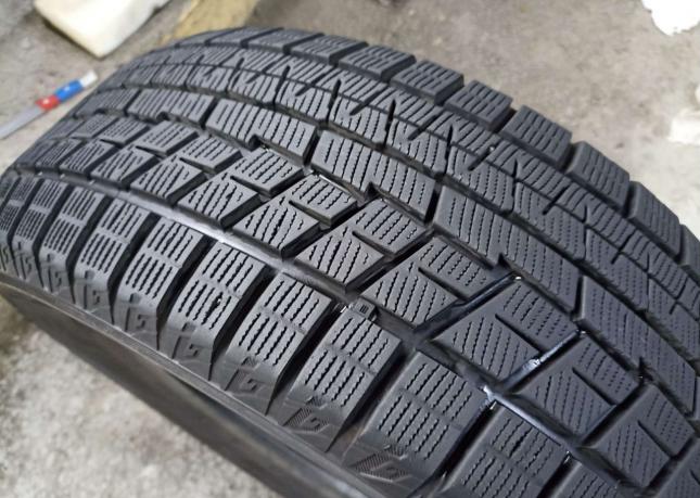 Yokohama Ice Guard IG60 215/55 R16