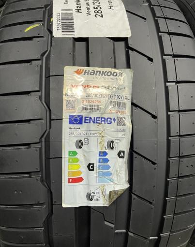 Hankook Ventus V12 Evo2 K120 255/35 R21 и 285/30 R21 Y