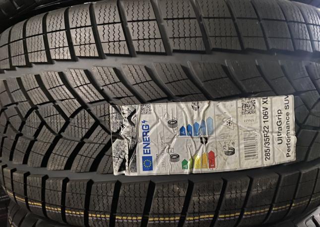 Goodyear UltraGrip Performance 285/35 R22 101W