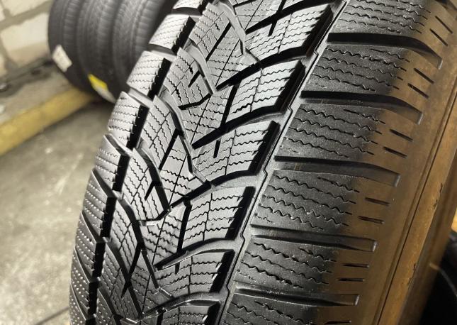 Dunlop SP Winter Sport 235/65 R17