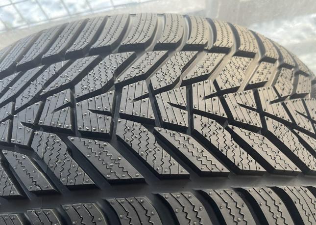 Hankook Winter I&#39;Cept Evo 3 X W330A 255/35 R21 и 285/30 R21 W