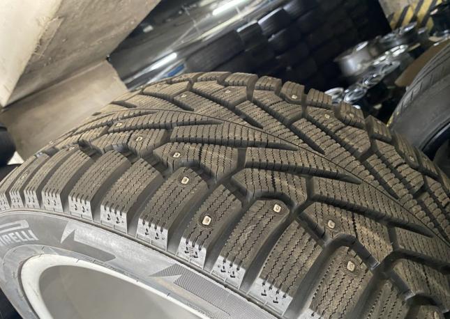 Pirelli Ice Zero 295/40 R21 111H