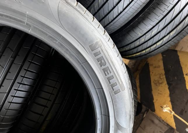 Pirelli P Zero PZ4 245/45 R18