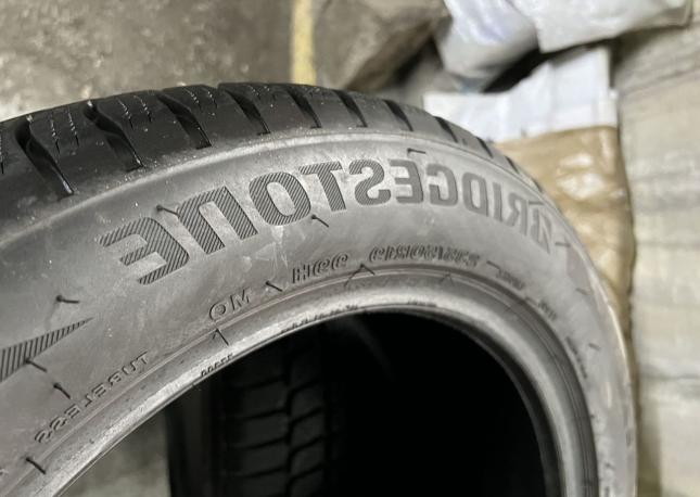 Bridgestone Blizzak LM-001 235/50 R19