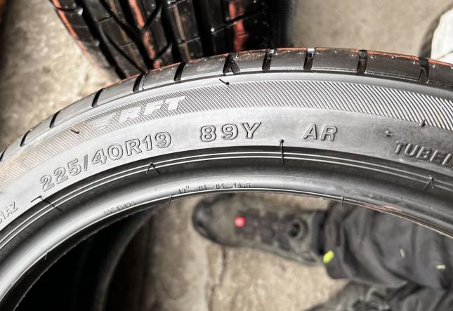 Bridgestone Potenza S001 225/40 R19