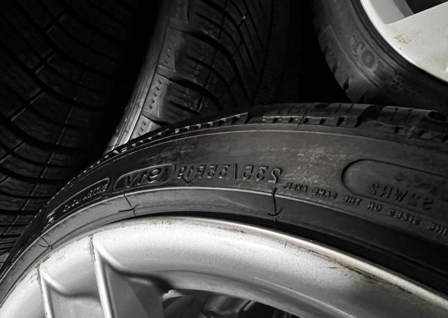 Michelin Pilot Alpin 235/35 R19