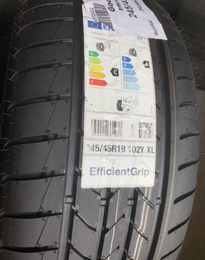 Goodyear EfficientGrip 245/45 R19 и 275/40 R19 102Y