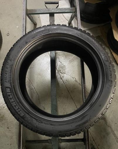 Michelin Alpin 6 215/45 R17