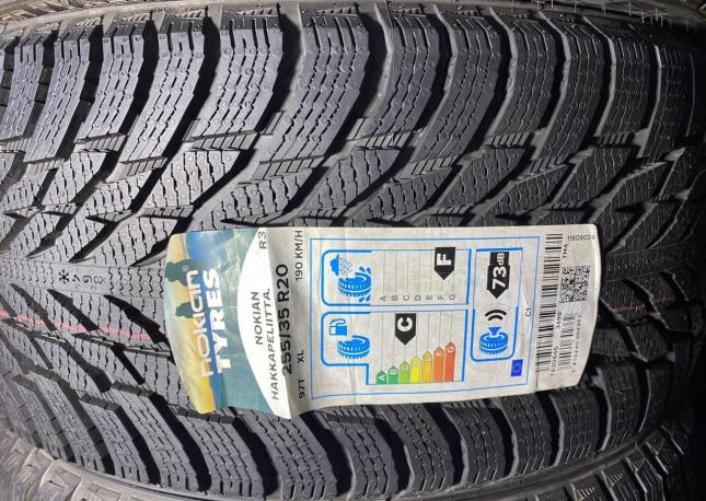 Nokian Tyres Hakkapeliitta R5 255/35 R20 97T