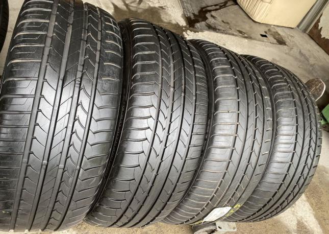 Goodyear EfficientGrip 255/45 R20 101Y