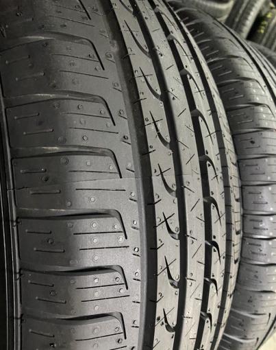 Goodyear EfficientGrip 215/60 R17