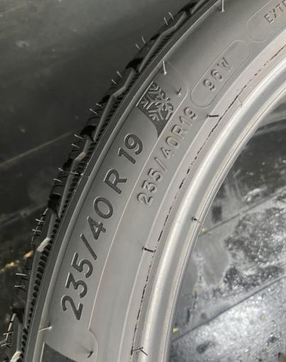 Michelin Alpin 5 235/40 R19