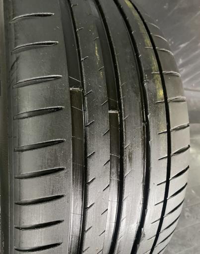 Michelin Pilot Sport 4 255/45 R18