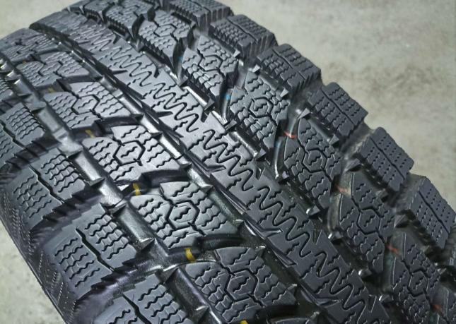 Toyo Observe GSi-5 235/65 R18