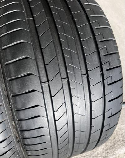 Pirelli P Zero PZ4 285/30 R21