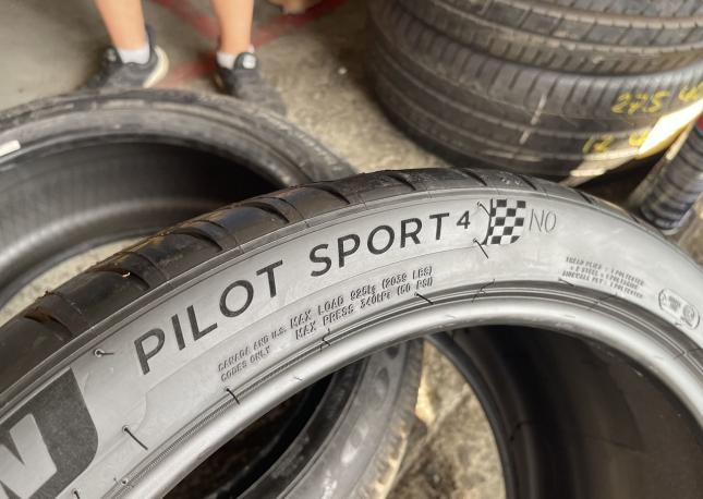 Michelin Pilot Sport 4 S 275/35 R21 и 315/30 R21 Y