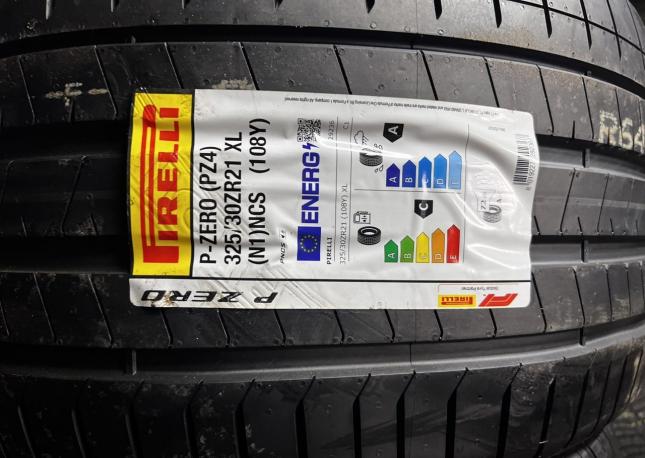 Pirelli P Zero PZ4 325/30 R21