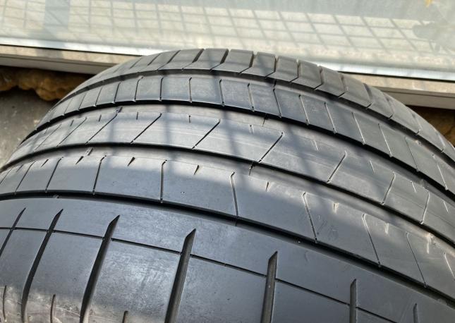 Pirelli P Zero PZ4 315/30 R21 105Y