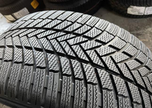 Bridgestone Blizzak LM005 DriveGuard 265/40 R21 105H