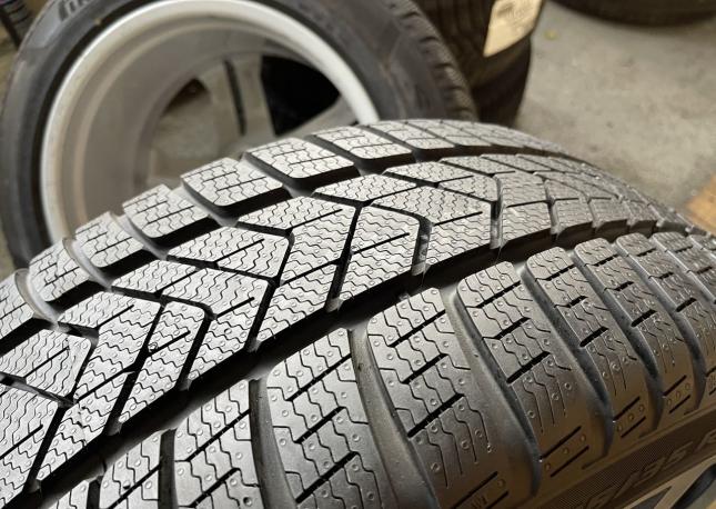 Pirelli Winter Sottozero 3 255/35 R21 98V