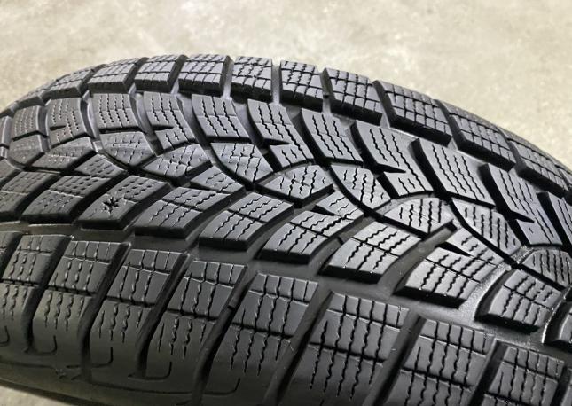 Goodyear UltraGrip Performance Gen-1 215/65 R17 99V