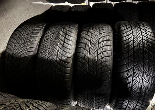 Bridgestone Blizzak LM-500 225/55 R18