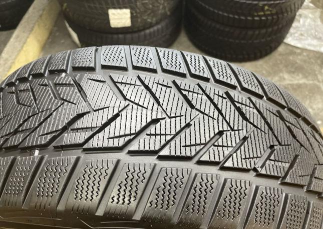 Vredestein Wintrac Xtreme S 235/50 R18