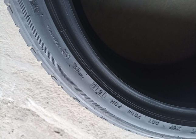 Bridgestone Potenza Sport 245/40 R20 и 275/35 R20 99Y