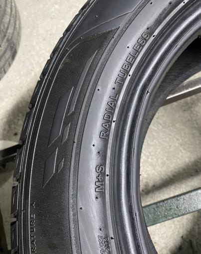 Kumho Crugen Premium KL33 215/60 R17