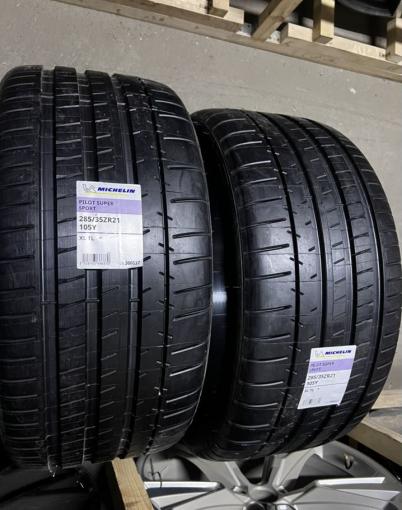 Michelin Pilot Super Sport 285/35 R21