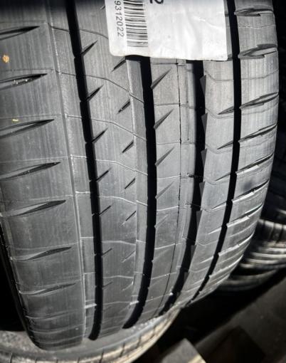 Michelin Pilot Sport 4 S 285/40 R22